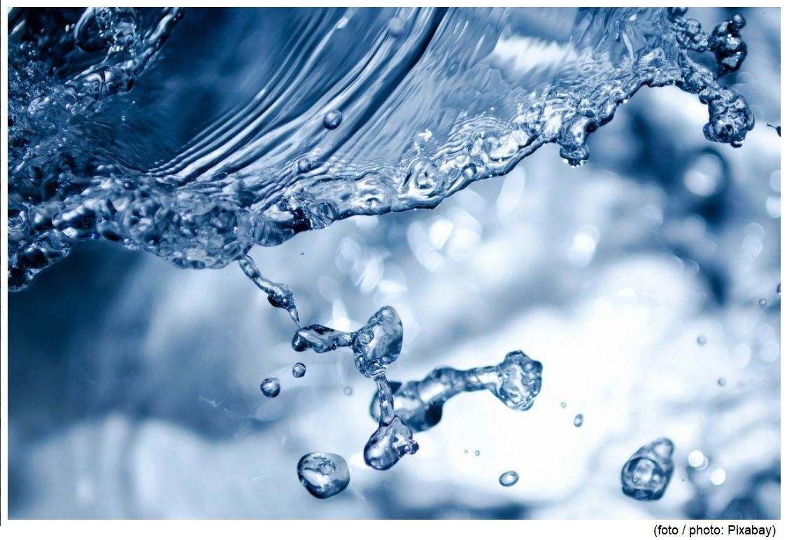 Novel water decontamination method combines low-cost composites and solar energy